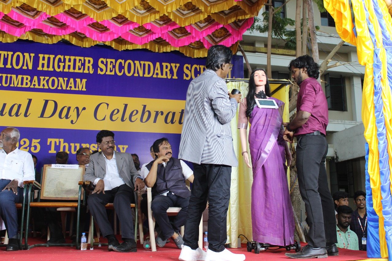 Tamil Nadu's First Humanoid AI Teaching Robot - iSmart 5